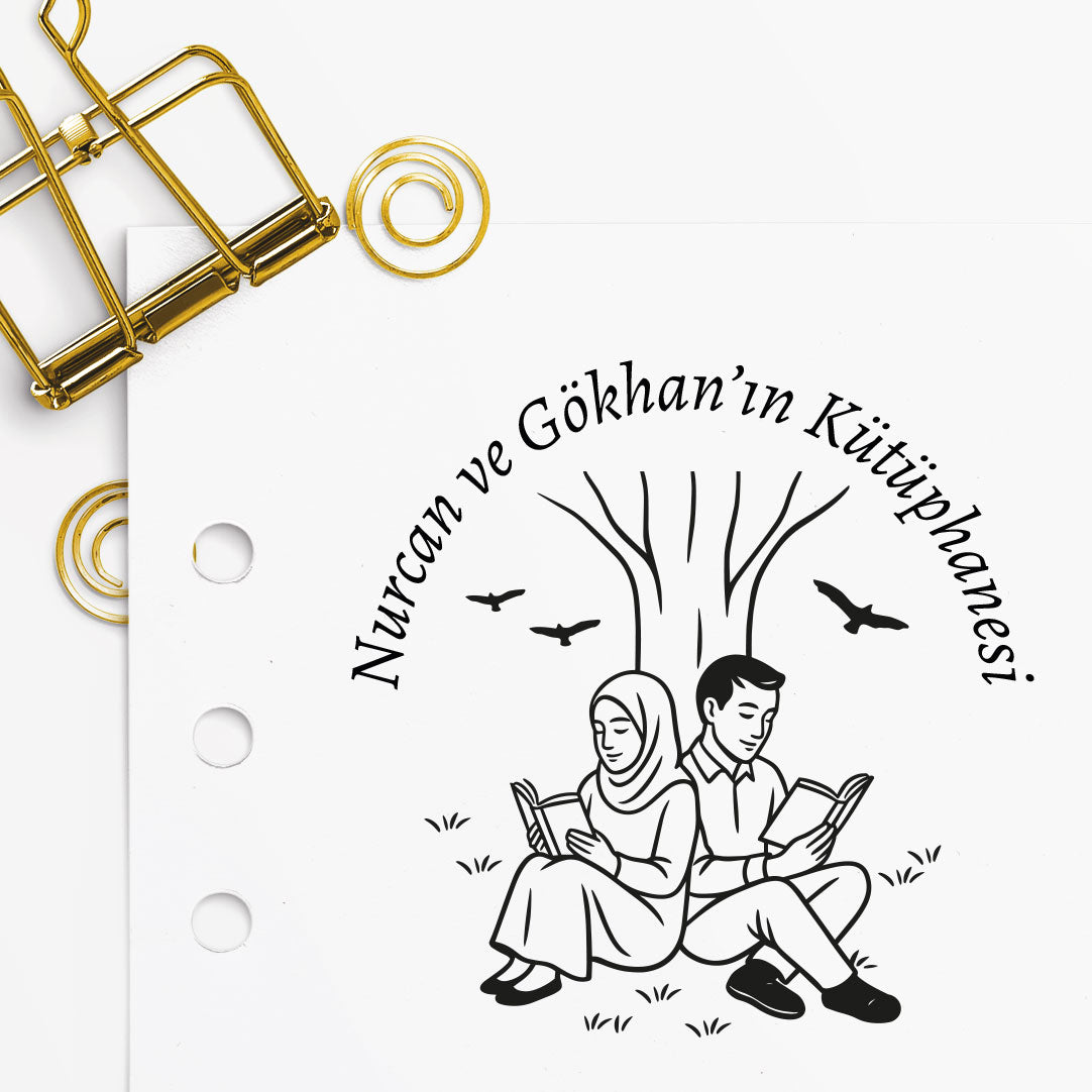 Kitap Okuyan Tesettürlü Kadın ve Adam Mührü