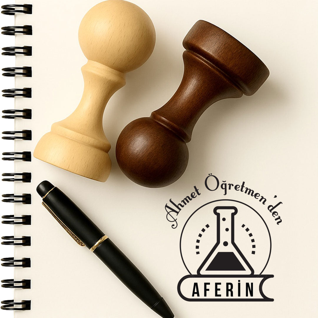 Öğretmenden Aferin mührü (2. tasarım), ahşap saplı mühür ve not defteri üzerine basılmış yazı örneği